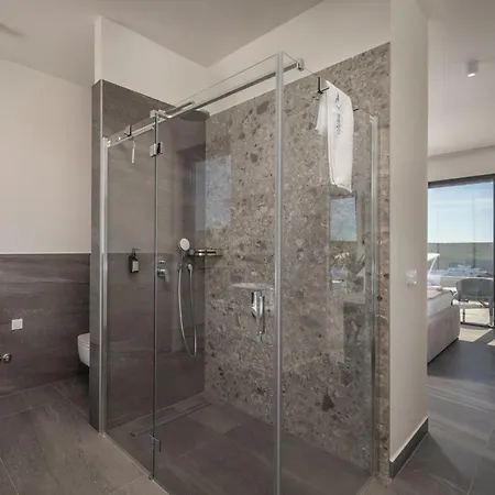 One Zadar * Debeljak